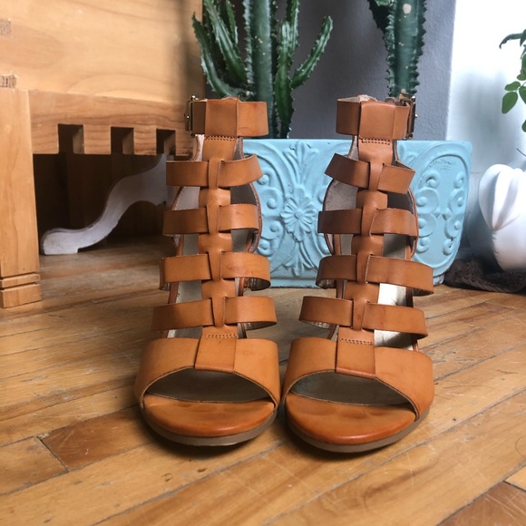 SANDAL BLOCK HEELS! - Picture 2 of 6